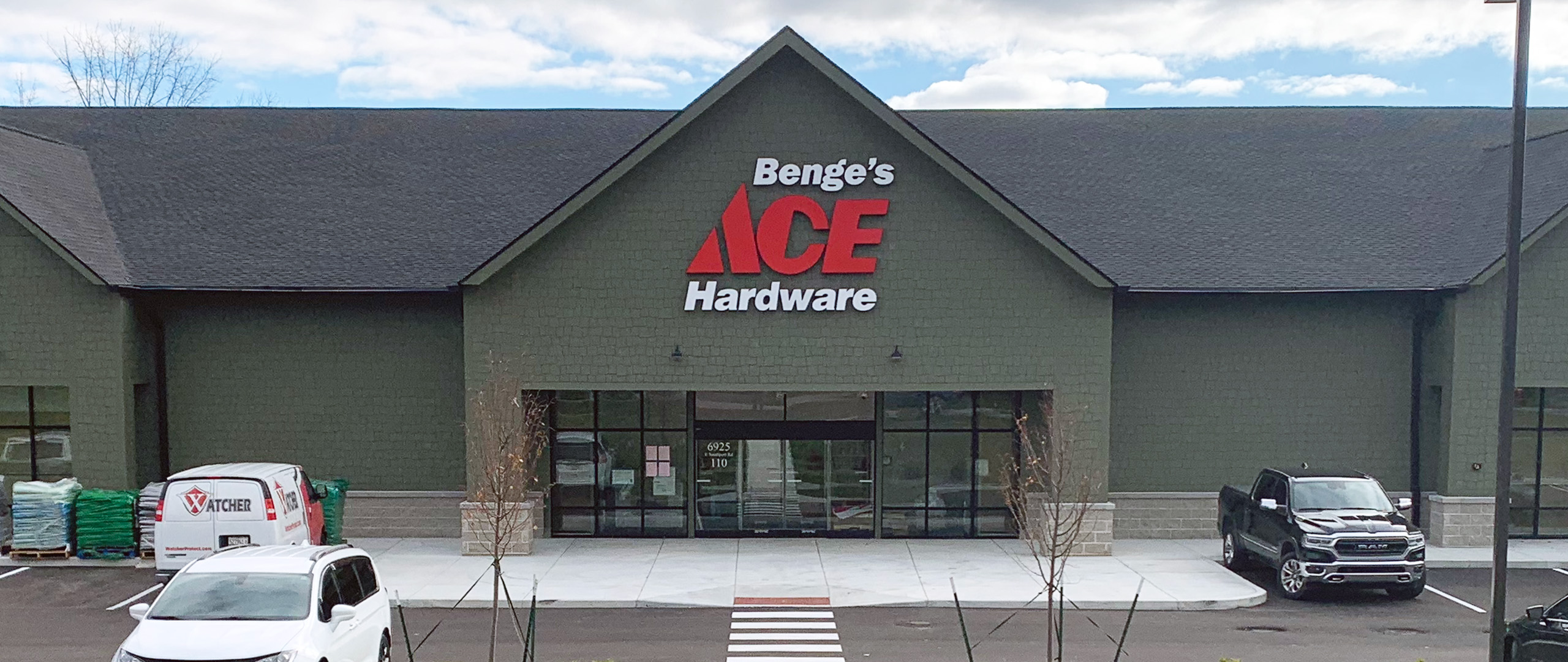 front of business and parking lot of Benge's Hardware – Franklin Township (formerly known as Benge's Ace – Five Points) located in Indianapolis, Indiana