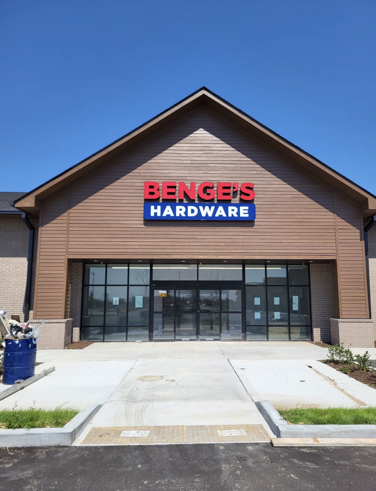 Exterior of Benge's Hardware in Avon